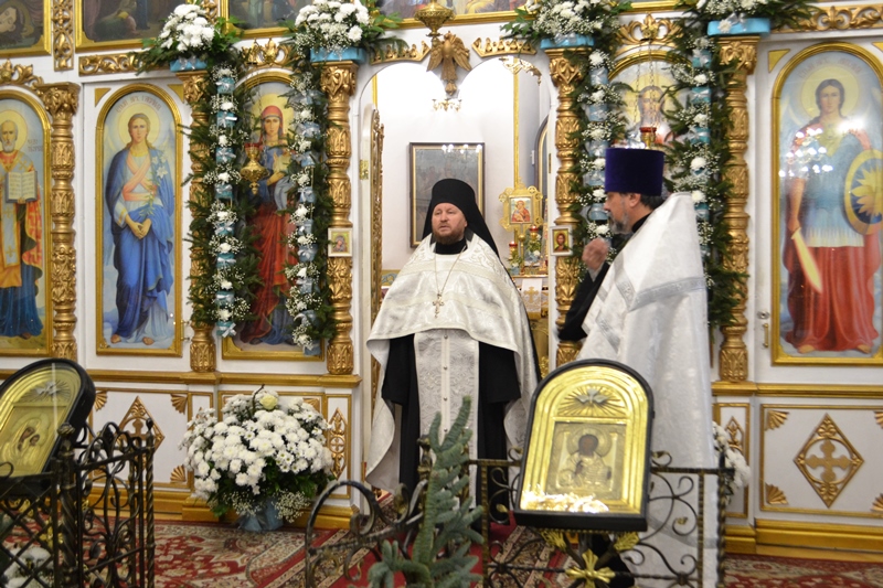 В городе Богучар совершили Великую вечерню в храме святого мученика Иоанна Воина