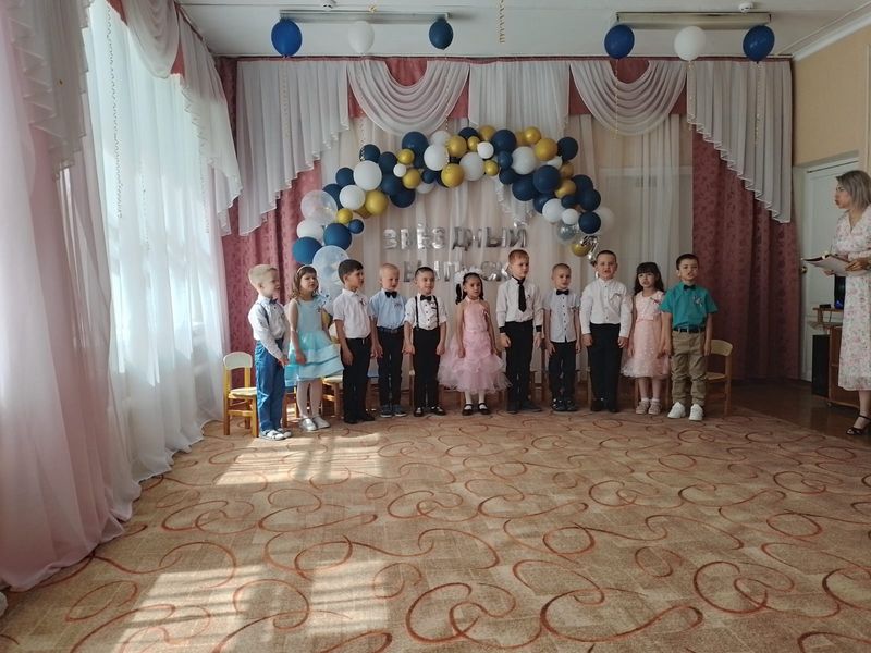 Благочинный Богучарского церковного округа посетил детский сад «Радуга » с. Радченское