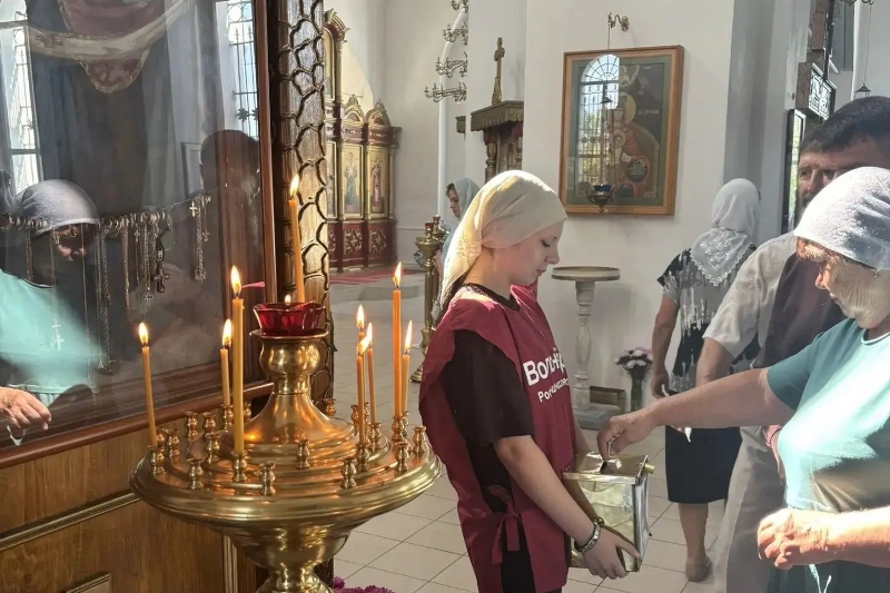 На приходах Россошанского церковного округа продолжается благотворительная акция «Собери ребенка в школу»