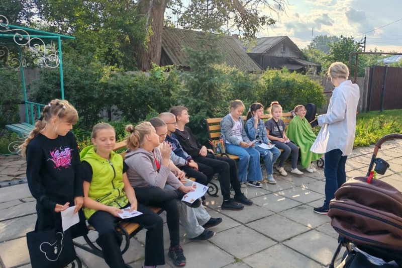 В храме Архистратига Божия Михаила с. Воронцовка Павловского района прошел цикл духовно-просветительских встреч с молодежью