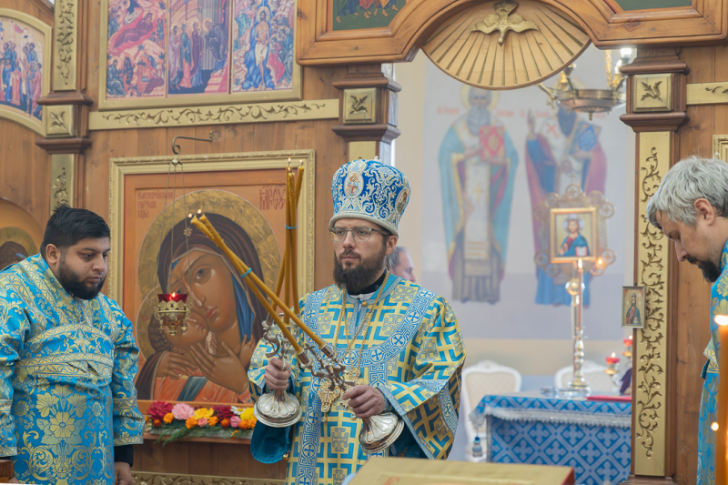 В праздник Рождества Пресвятой Богородицы епископ Дионисий совершил Божественную литургию в храме Рождества Божией Матери с. Никольское-1
