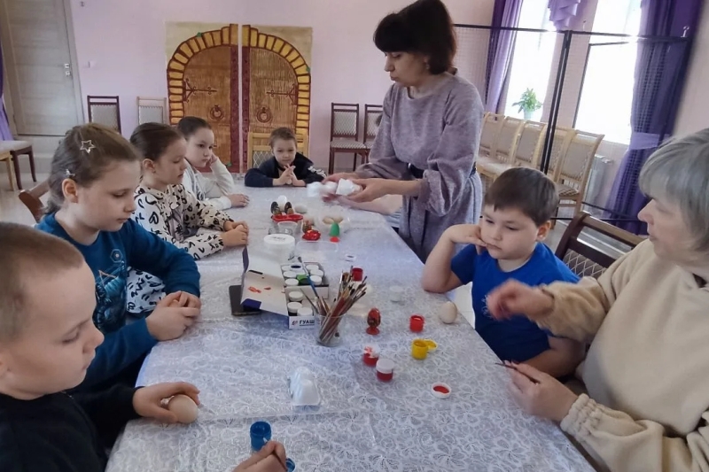 В Духовно-просветительском центре имени святителя Тихона Задонского города Острогожска провели мастер‑классы «Пасхальный сувенир»
