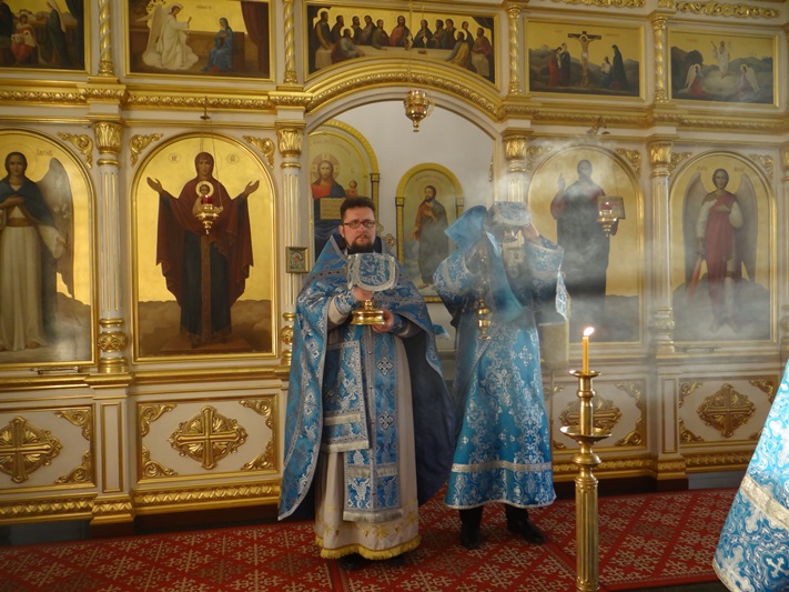 В праздник Введение во храм Пресвятой Богородицы в Тихоновском соборном храме совершили праздничное богослужение 