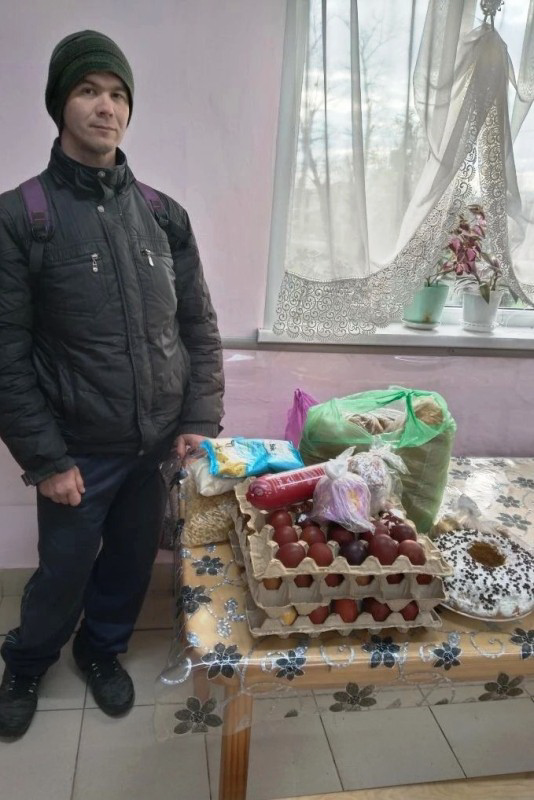 Настоятель храма Архистратига Божия Михаила села Воробьевка оказал гуманитарную помощь малообеспеченной семье