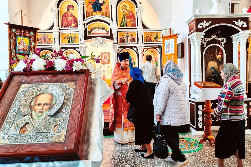 В Георгиевском храме с. Манино Калачеевского района молитвенно отметили престольный праздник