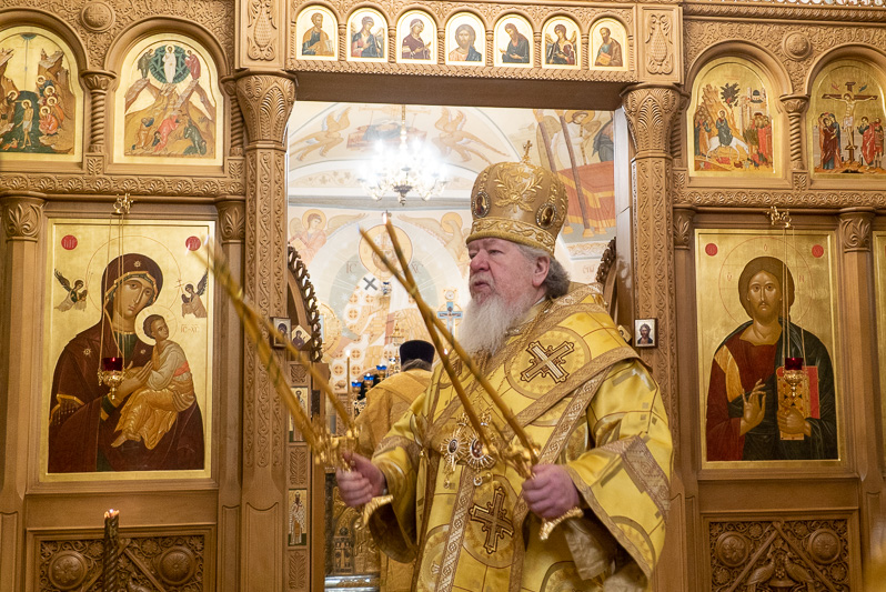 Митрополит Воронежский и Лискинский Сергий возглавил богослужение в Алексиево-Акатовом монастыре г. Воронежа