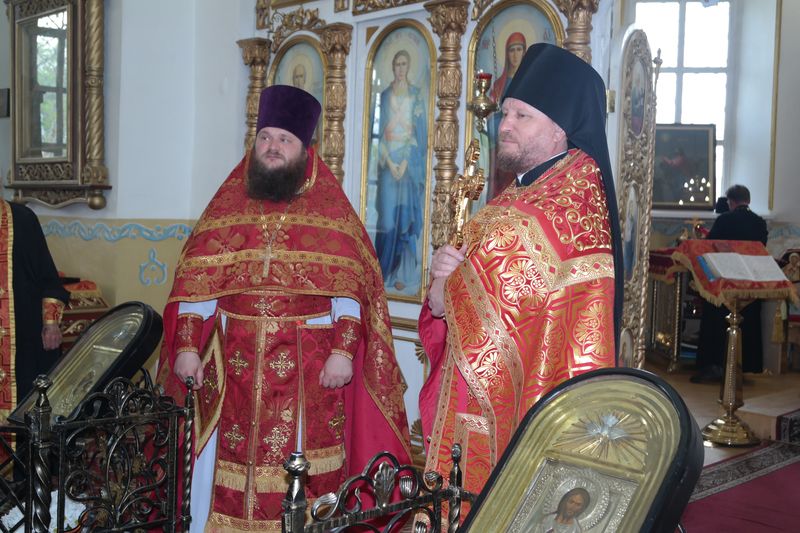 В храме Иоанна Воина города Богучара совершено торжественное соборное богослужение