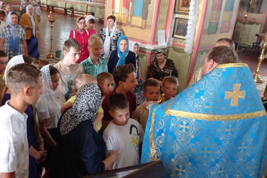 В Михайло-Архангельском храме был совершён молебен перед началом нового учебного года