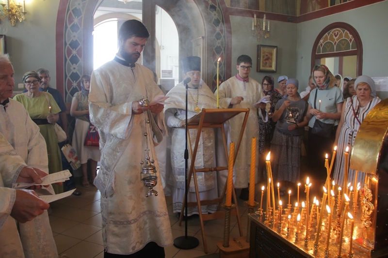 В Свято-Ильинском кафедральном соборе совершили богослужения Троицкой родительской субботы