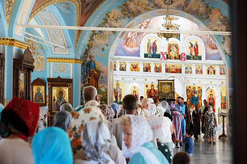 Жители Калачеевского района встретили казачий крестный ход с чтимым образом Божией Матери «Избавительница от бед» (Ташлинская)