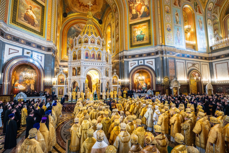 В семнадцатую годовщину интронизации Святейшего Патриарха Кирилла епископ Дионисий сослужил Предстоятелю Русской Православной Церкви в Храме Христа Спасителя