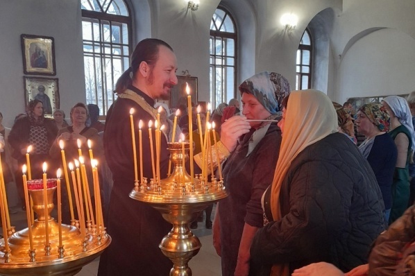 В Казанском храме г. Павловска совершили таинство Соборования