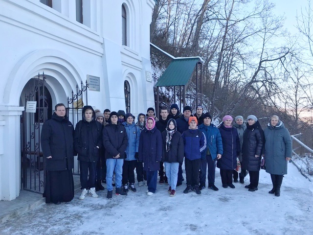 Воспитанники школы-интерната совершили паломническую поездку в Белогорье