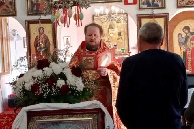 Благочинный совершил Божественную литургию в храме Казанской иконы Божией Матери села Радченское