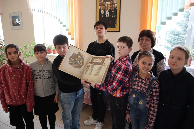 В воскресной школе «Добро» Ильинского кафедрального собора прошли занятия, посвященные Дню православной книги