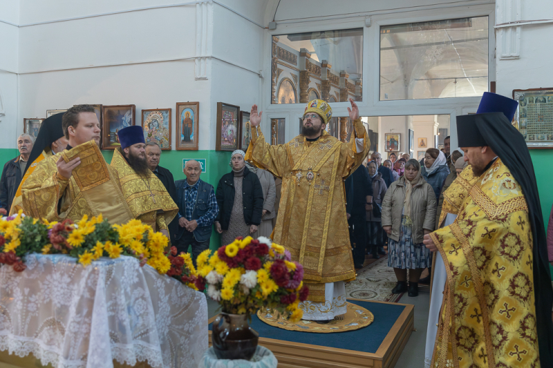 Архипастырь совершил Божественную литургию в храме Благовещения Пресвятой Богородицы села Лосево Павловского района