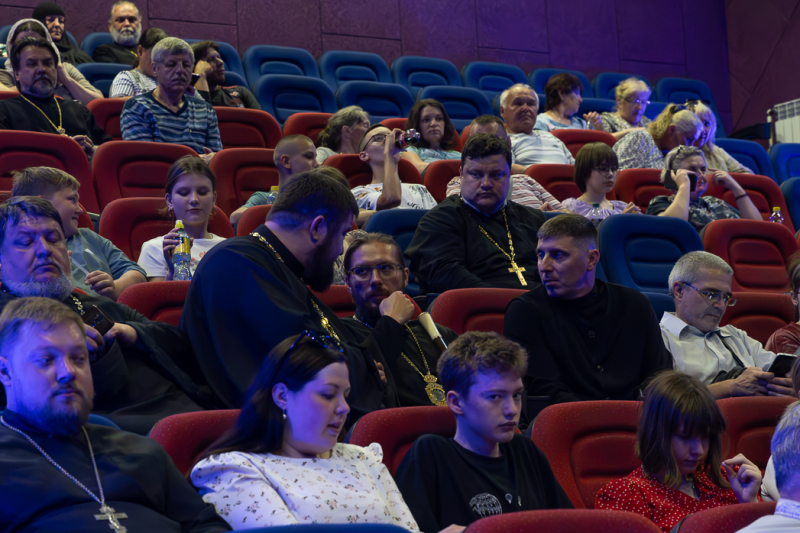 Епископ Дионисий посетил премьерный показ документального фильма «Мумия», созданного телеканалом «Спас»