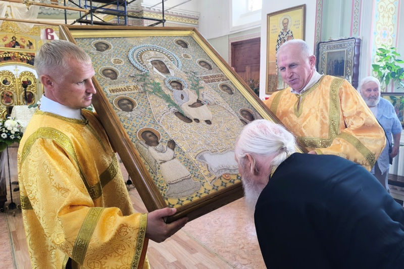 В Свято-Духовом храме села Петренково пребывала чудотворная икона Божией Матери "Дивногорская"