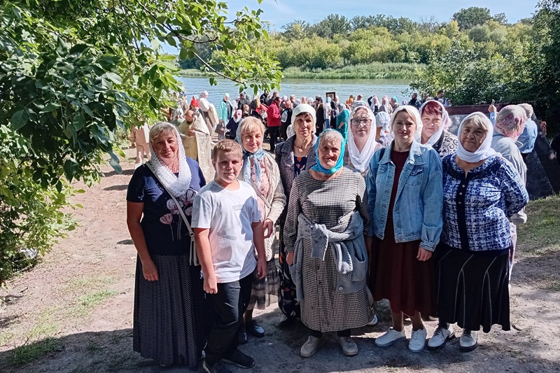 В день памяти благоверного князя Александра Невскогопаломники из Верхнемамонского района побывали в Белогорском Воскресенском монастыре