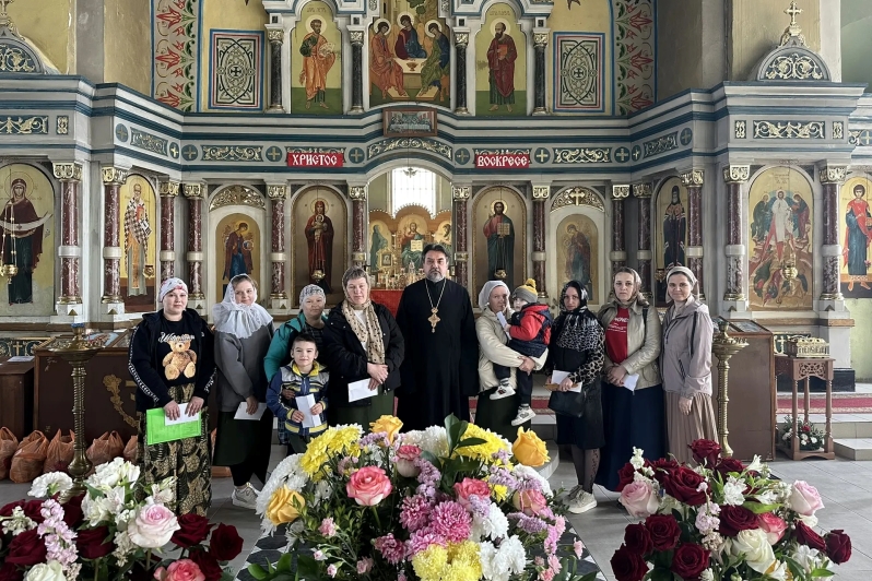 В рабочем поселке Кантемировка Богучарского благочиния подвели итоги благотворительной акции «Пасхальная радость — детям»