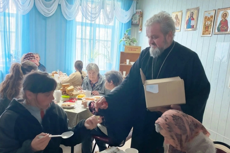 Священник посетил психоневрологический интернат