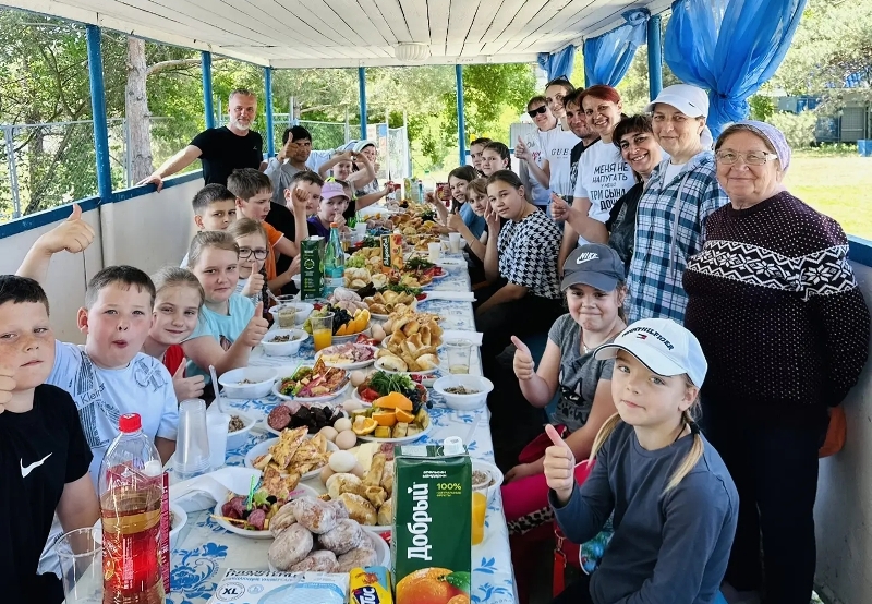 Воспитанники духовно-просветительского центра города Россошь и воскресной школы Успенского храма села Старая Калитва посетили турбазу на реке Дон