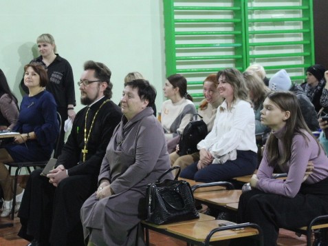 В МКОУ СОШ № 6 города Острогожска состоялось общешкольное родительское собрание