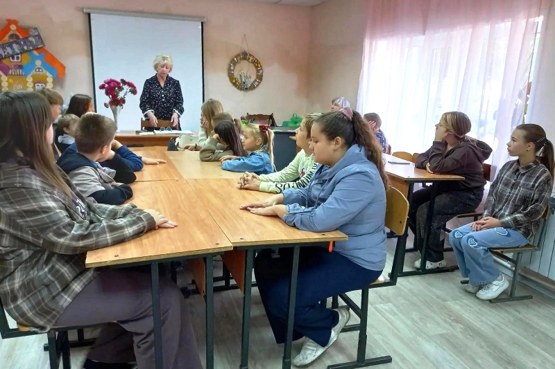 В воскресной группе села Петропавловка стартовали занятия: дети познакомились с праздником Рождества Пресвятой Богородицы и создали осенние поделки