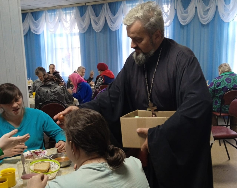 Священнослужитель посетил Петровский психоневрологический интернат 