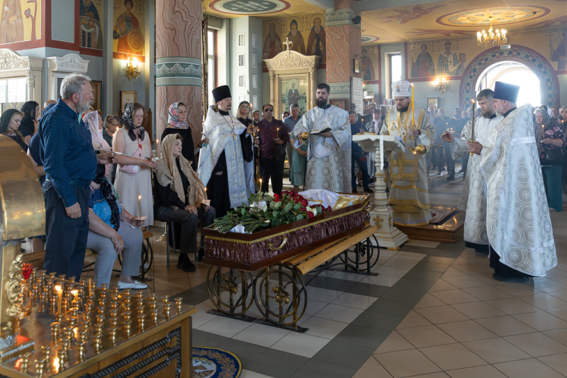 Епископ Дионисий совершил отпевание Г. В. Баулиной