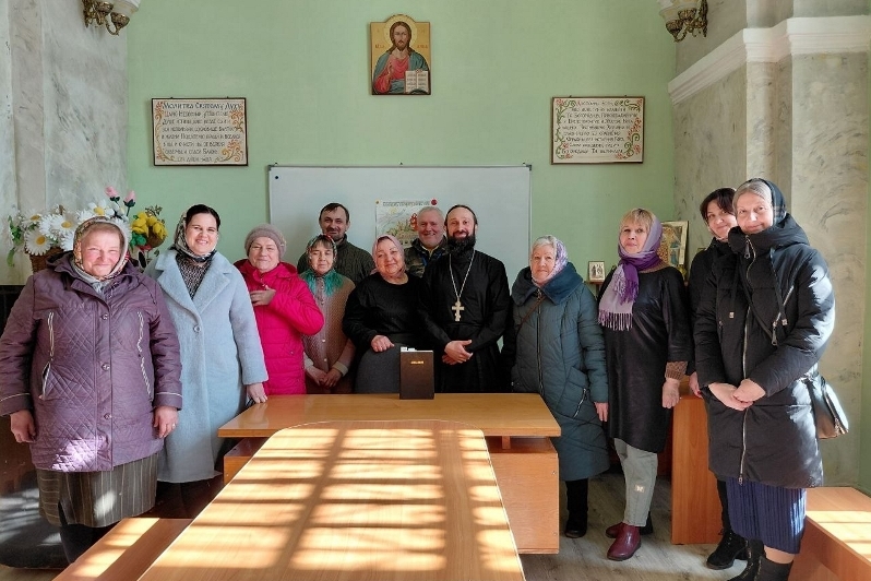 Руководитель епархиального миссионерского отдела провел встречу с прихожанами и сотрудниками храма р. п. Кантемировка