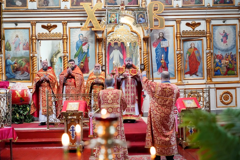 В день памяти святителя Антония (Смирницкого) в Вознесенском храме г. Калач соборно совершена Божественная литургия