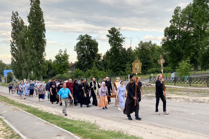 Встреча иконы Божией Матери «Спорительница хлебов» в монастырском благочинии