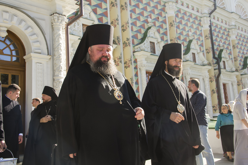 Архипастырь принял участие в богослужениях, проходящих в Троице-Сергиевой Лавре