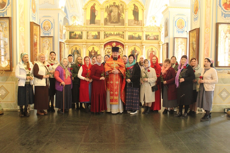 В Тихоновском соборном храме города Острогожска отметили день памяти жен-мироносиц