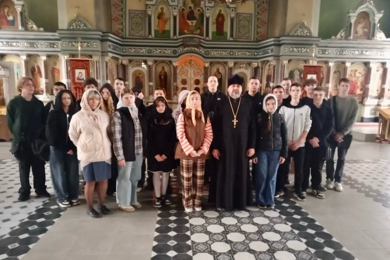 Экскурсия в храм Живоначальной Троицы р.п. Кантемировка: знакомство с православной традицией