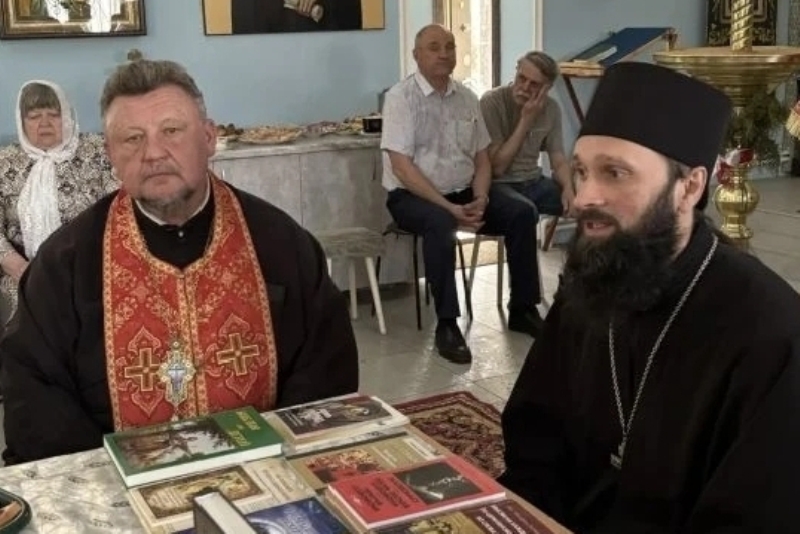 Помощник руководителя епархиального миссионерского отдела провел встречу с прихожанами храма Рождества города Россошь