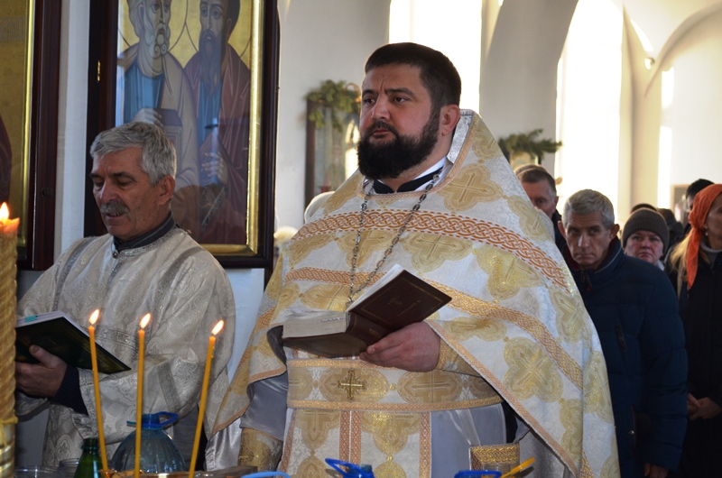 В Казанском храме города Павловска совершили чин Великого освящения воды