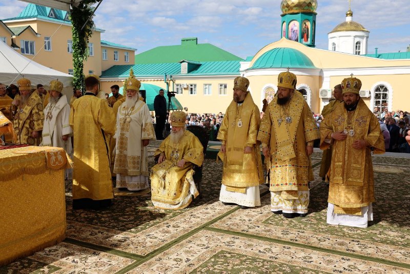 Епископ Россошанский и Острогожский Дионисий принял участие в торжествах в Рождество-Богородицком мужском монастыре г. Задонска