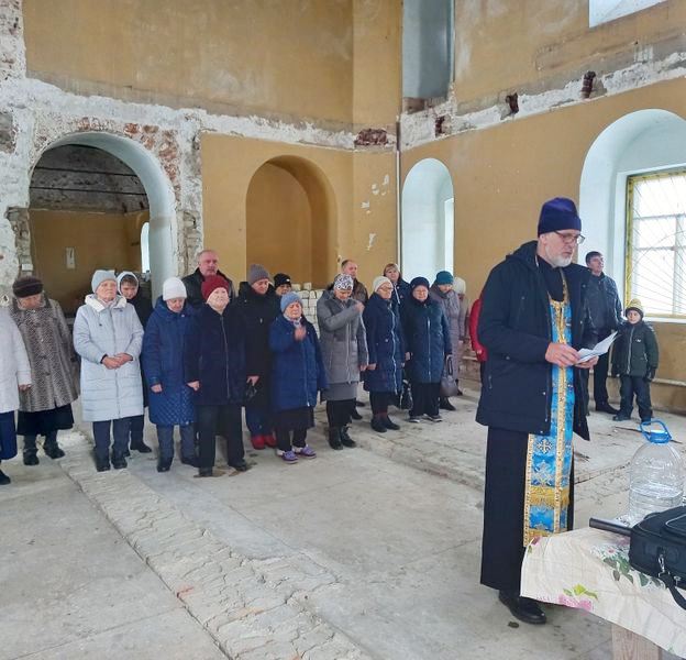 В честь престольного праздника на приходе села Луговое совершён молебен