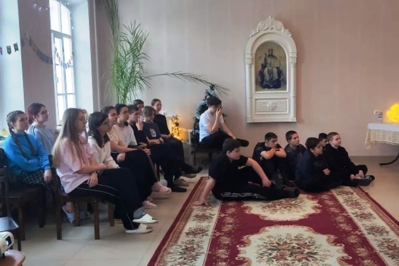 Молодежный актив Духовно-просветительского центра свт. Тихона Задонского г. Острогожска принял участие в Рождественском сборе «В целом мире Рождество»