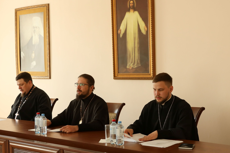 Преосвященнейший епископ Дионисий возглавил приходское собрание Ильинского кафедрального собора