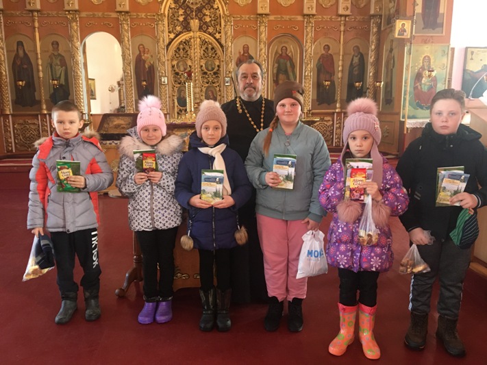 В образовательных учреждениях Репьевского района провели мероприятия, приуроченные празднованию Дню православной книги