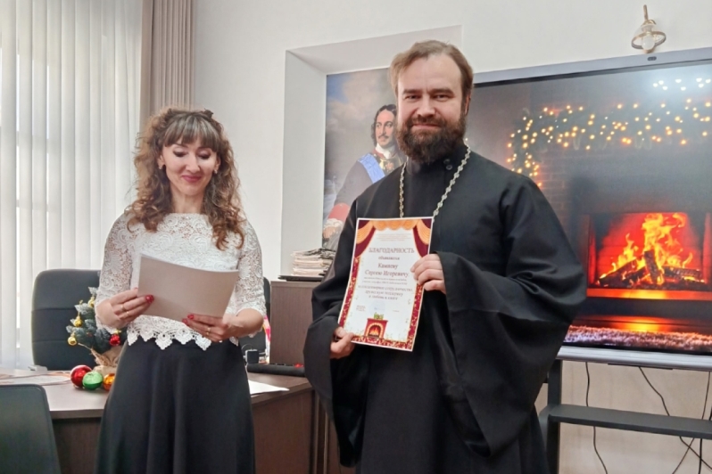 В Павловской центральной модельной библиотеке прошла традиционная литературно-музыкальная встреча «У камина»