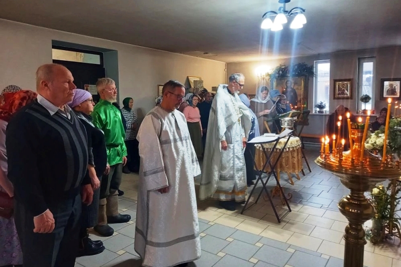 В храме в честь иконы Божией Матери «Спорительница хлебов» села Галиевка совершили молебен о вразумлении имеющих намерение совершить убиение младенца во утробе