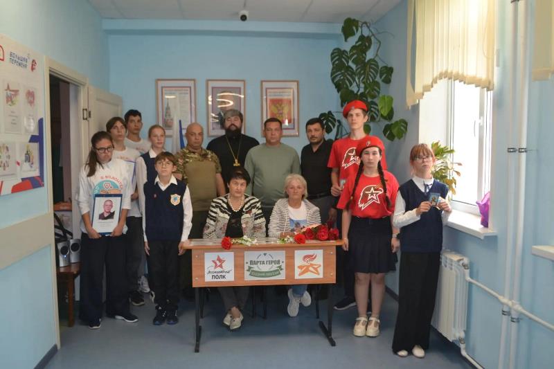 В Павловской школе‑интернате № 1 открыли «Парты Героев»: в памятном мероприятии принял участие протоиерей Евгений Бей
