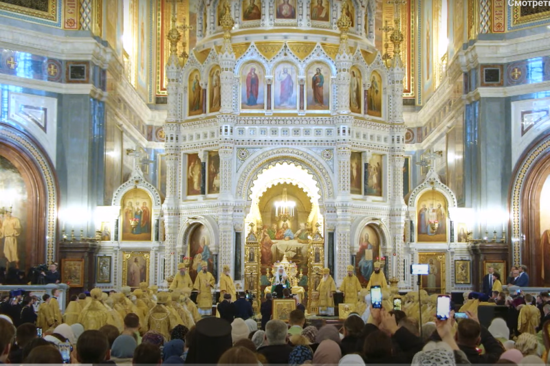 собора рождества христова (храма христа спасителя) в москве. рождественская служба в храме христа спасителя в москве. храм христа спасителя патриархия. храм христа спасителя рождество служба. рождественская служба в храме христа спасителя в москве.