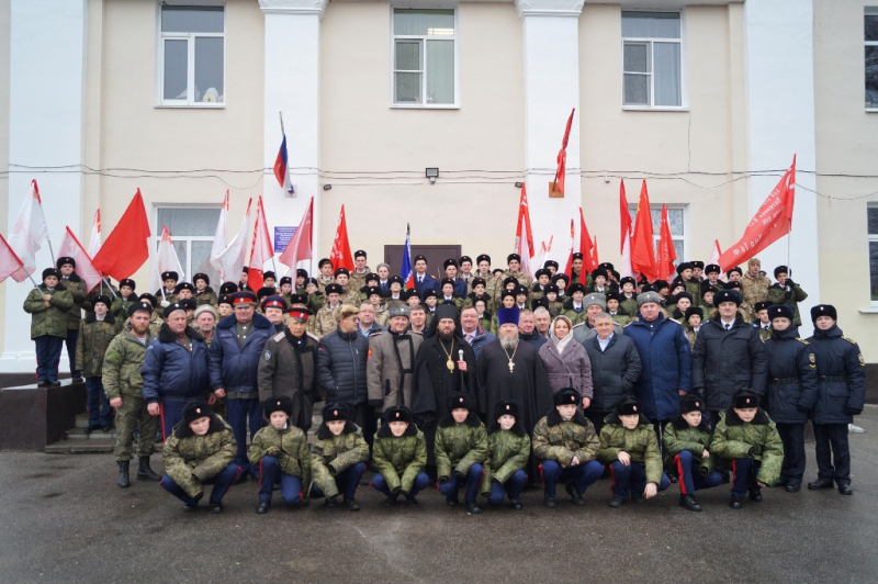 Епископ Дионисий принял участие в церемонии приведения к присяге воспитанников Верхнемамонского Матвея Платова казачьего кадетского корпуса