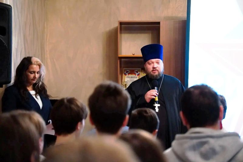 Клирик Острогожского благочиния принял участие в торжественном мероприятии, посвященном районному Дню призывника