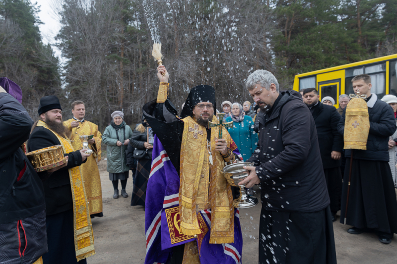 Правящий Архиерей возглавил общегородской крестный ход в городе Россошь